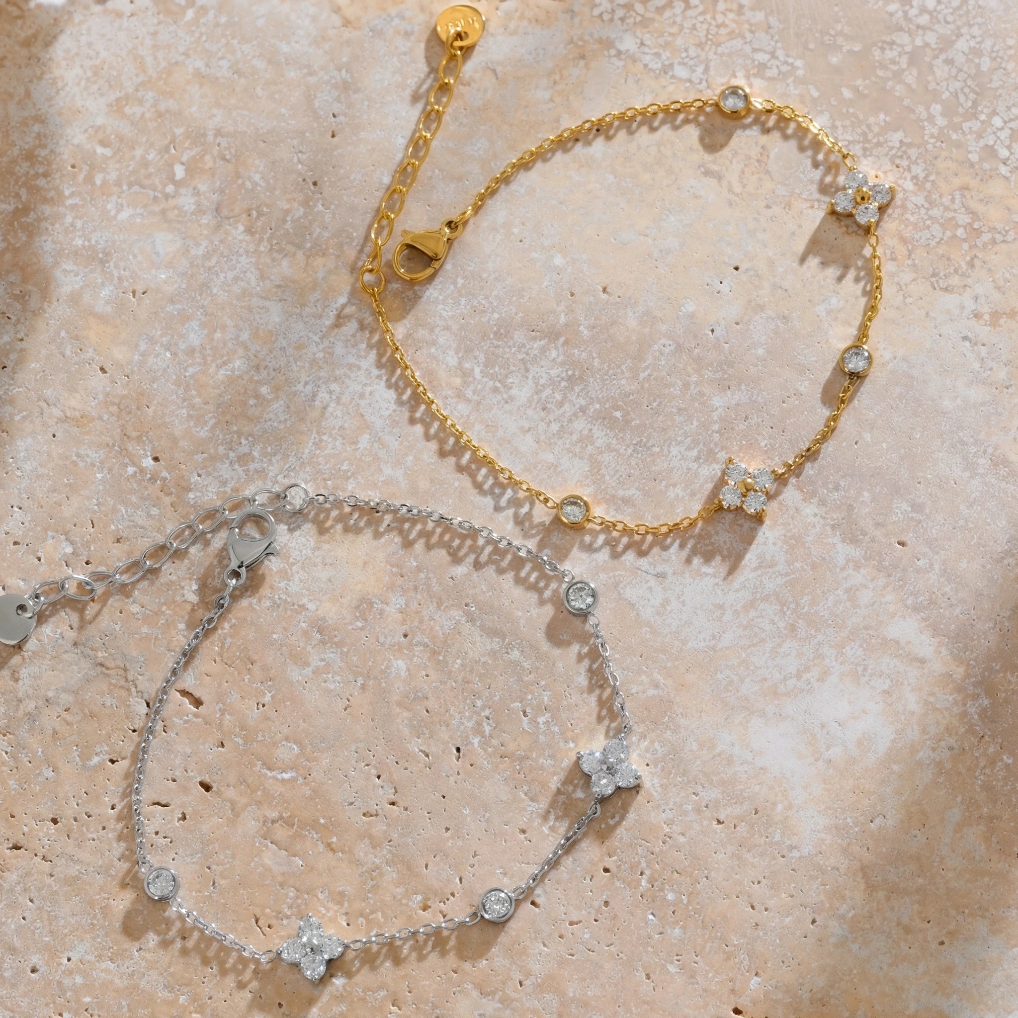 Delicate Flower Chain Bracelet