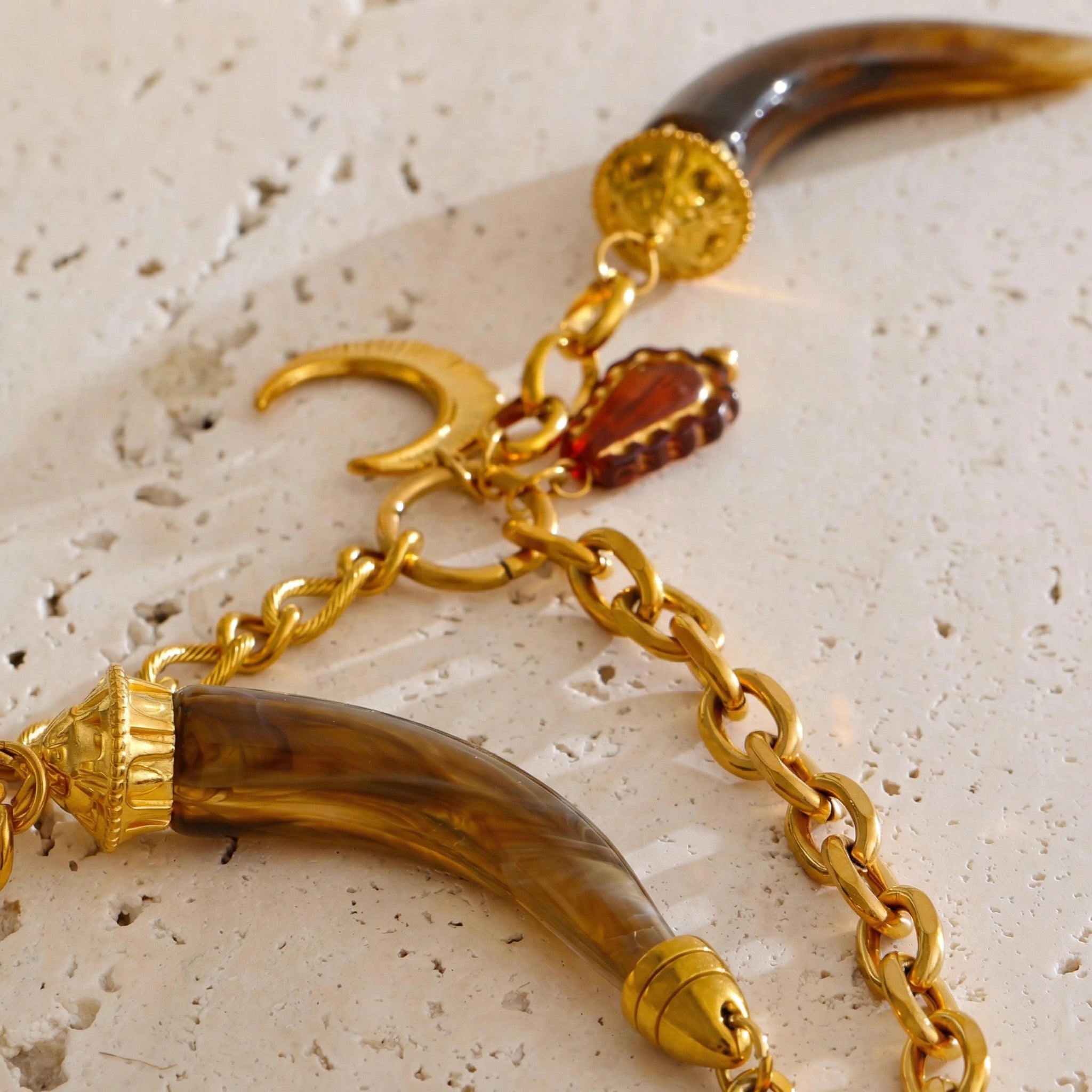Double-Layer Horn Pendant Necklace