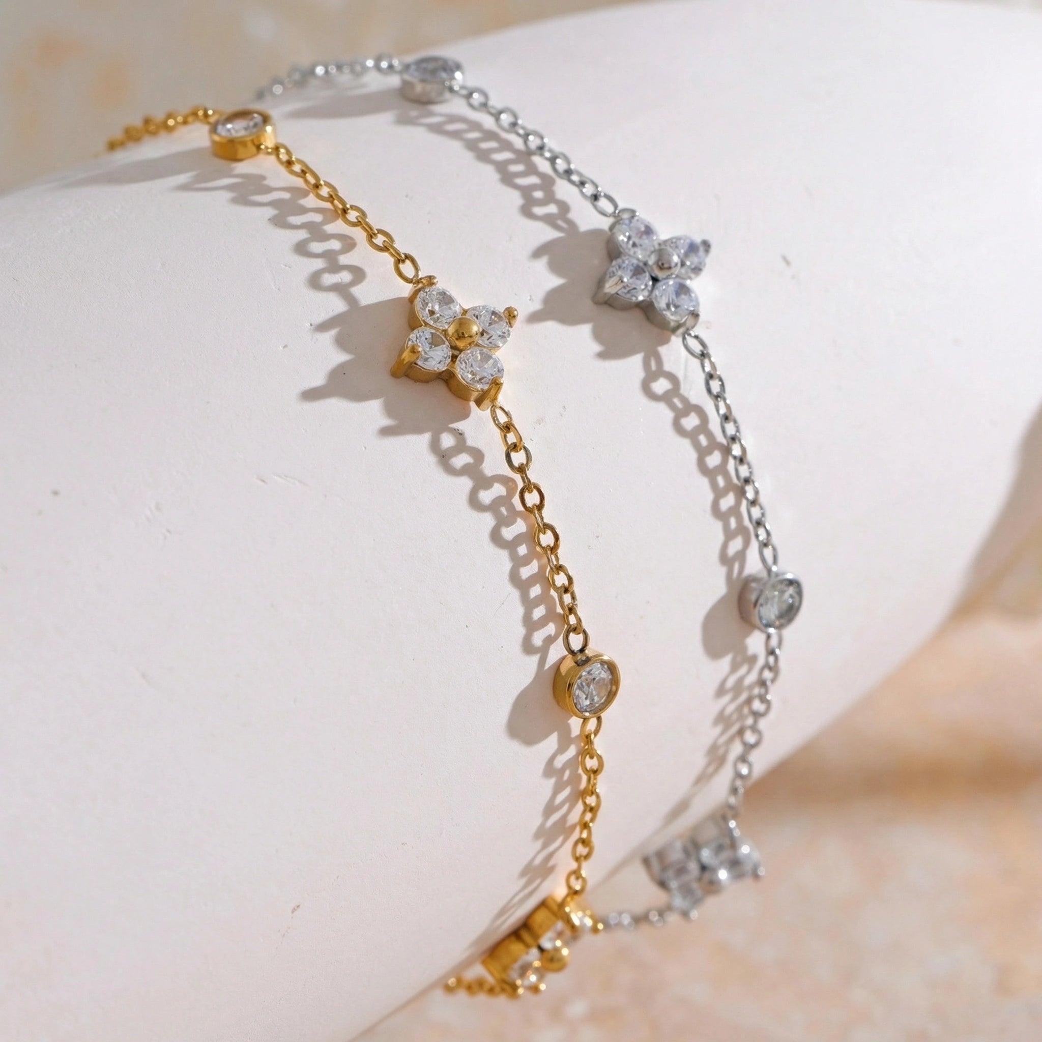 Delicate Flower Chain Bracelet